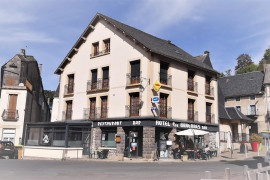 Hotel bar restaurant à reprendre - Arrond. de Clermont-Fd (63)